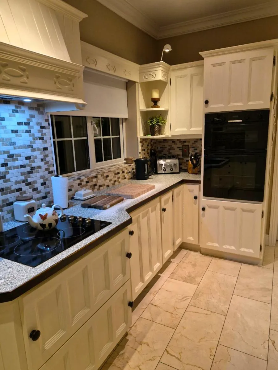 Kitchen units - Image 3