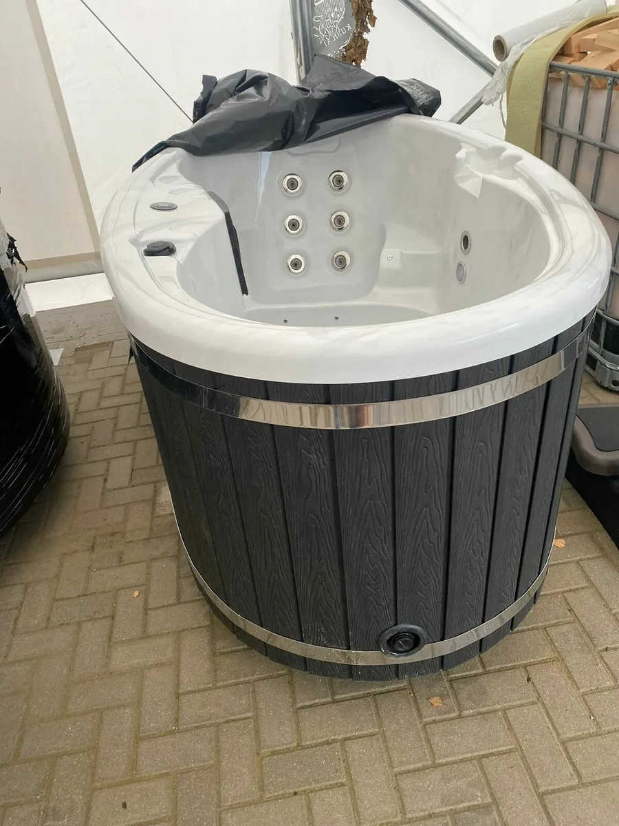 Sauna / Plunge pool / Hot tubs - Image 2