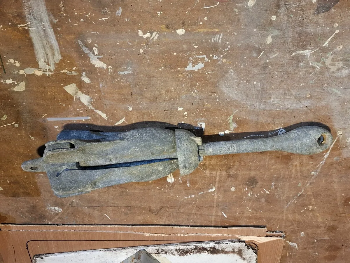 Boat Folding Anchor 6kg and fuel tank 25 litres - Image 4