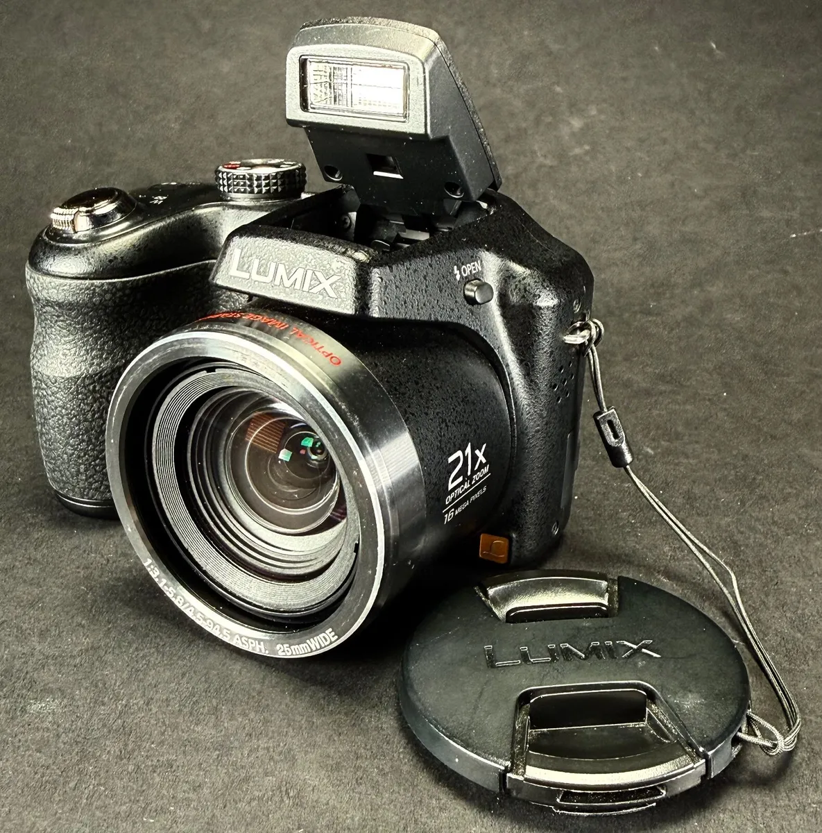 Panasonic Lumix DMC-LZ20 16MP Bridge camera - Image 2