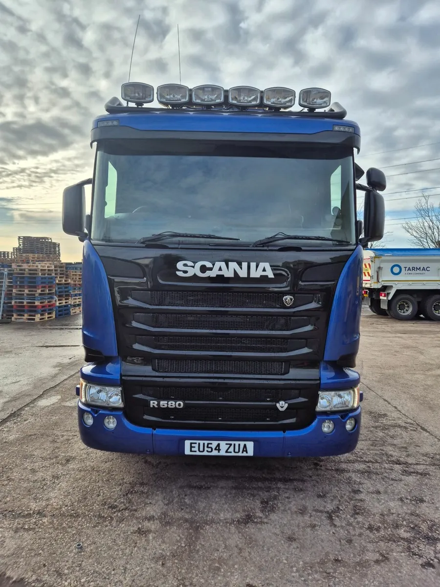 SCANIA R580 V8 TRACTOR UNIT TAG AXLE 2005 - Image 3