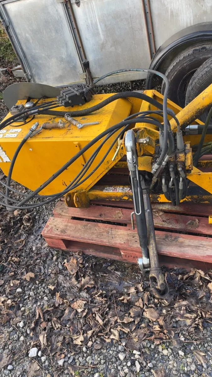 Hedge cutter - Image 1