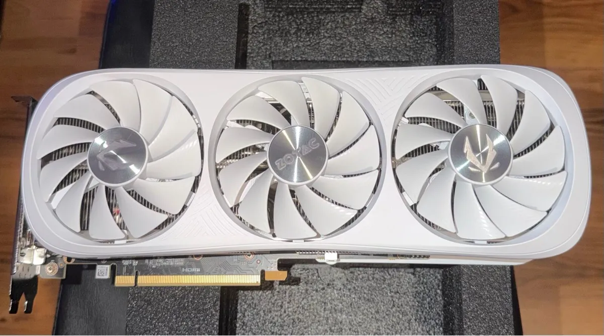 4080 super zotac white overclocked edition - Image 1