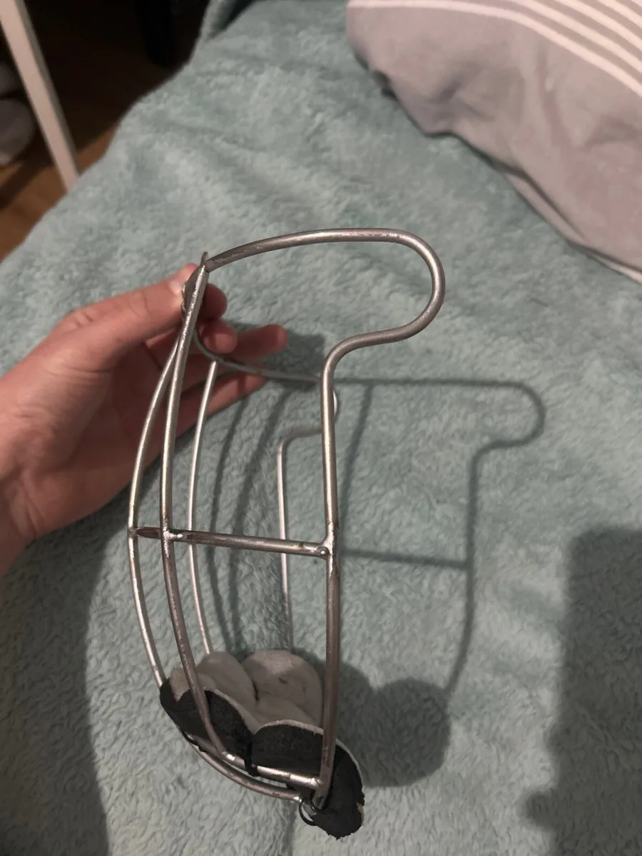 Hurling helmet - Image 2