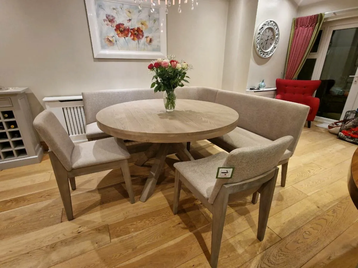 Brand new dining room set...delivered today - Image 4