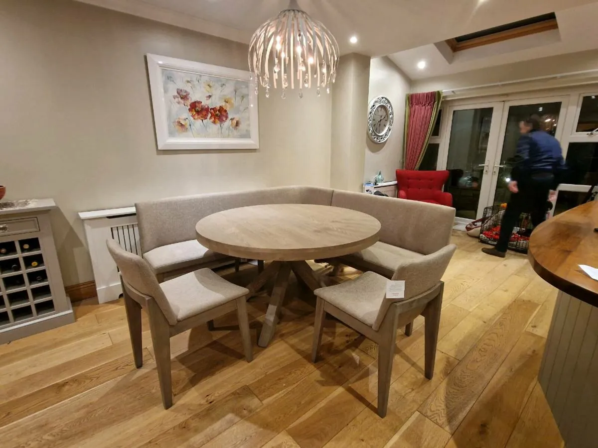 Brand new dining room set...delivered today - Image 2