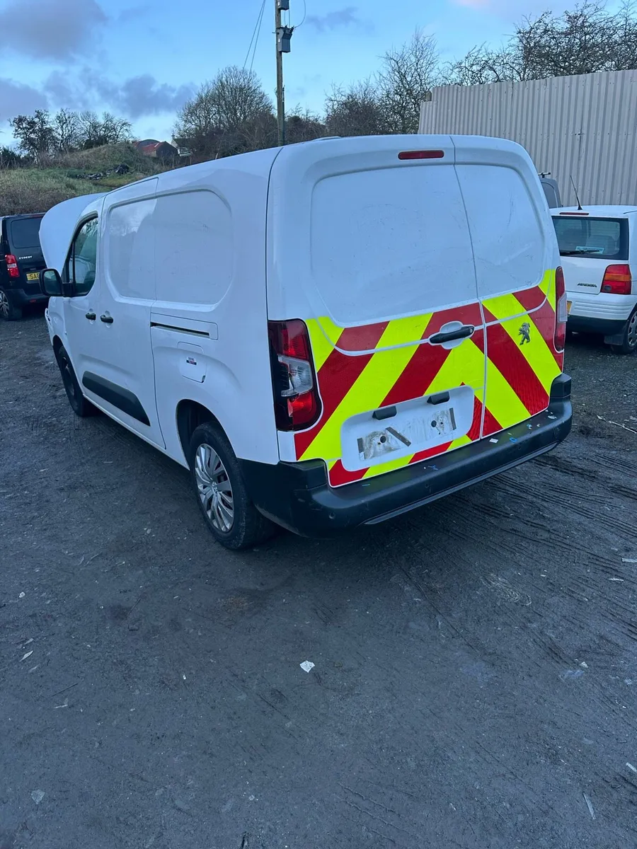 2020 Peugeot partner 1.5 hdi for breaking - Image 4