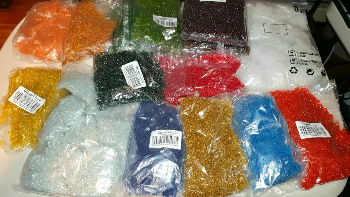 Twenty kg Jewellery-Making Beads (Mostly Glass) wi - Image 3