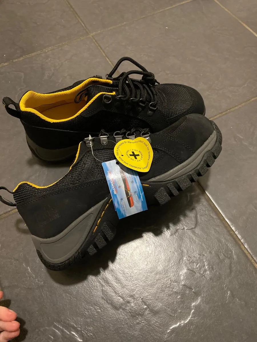 DR MARTENS BLACK ELOWAH SAFETY SHOE - STEELTOE - Image 1