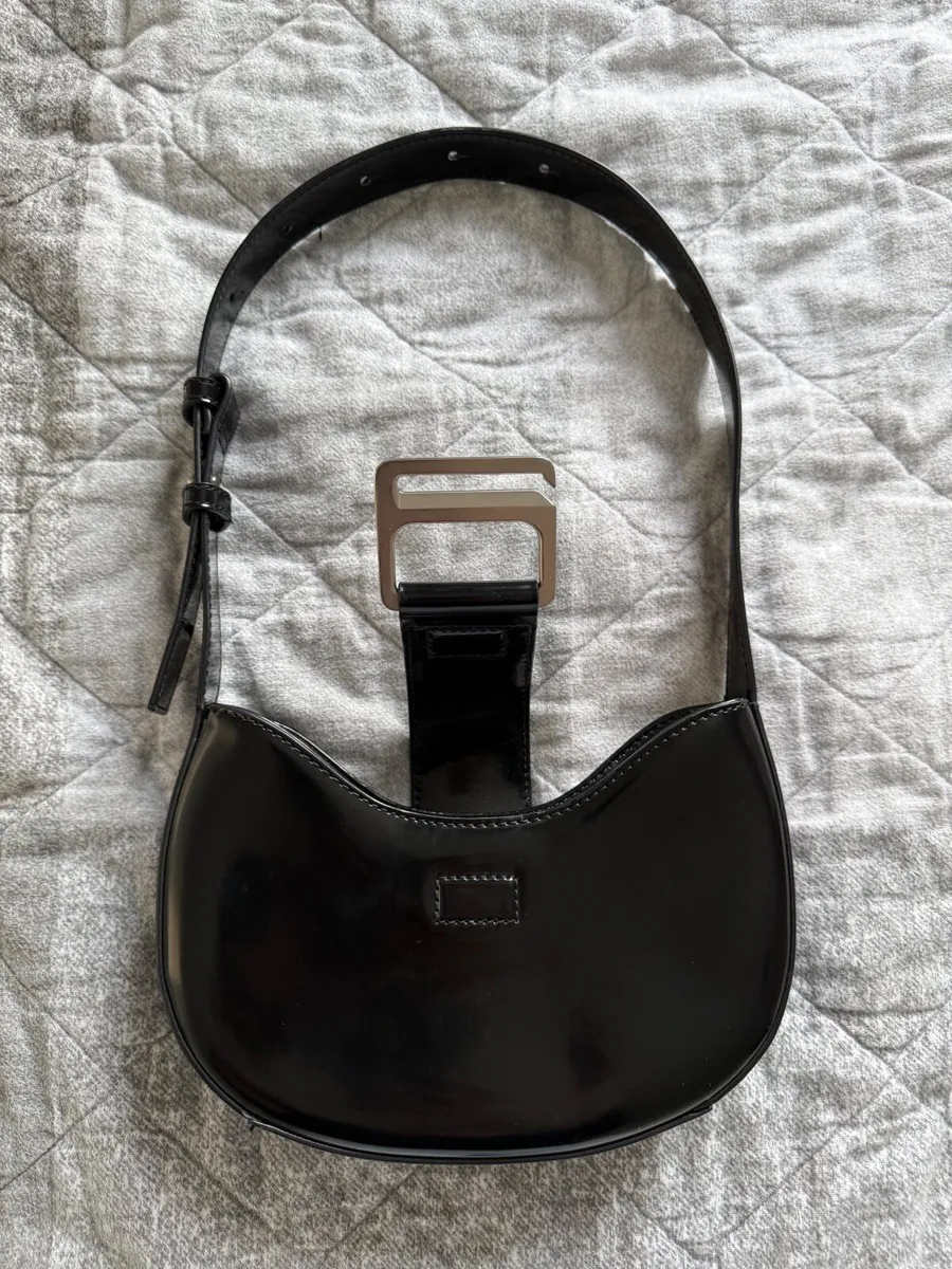 Calvin Klein Jeans shoulder bag in black - Image 4