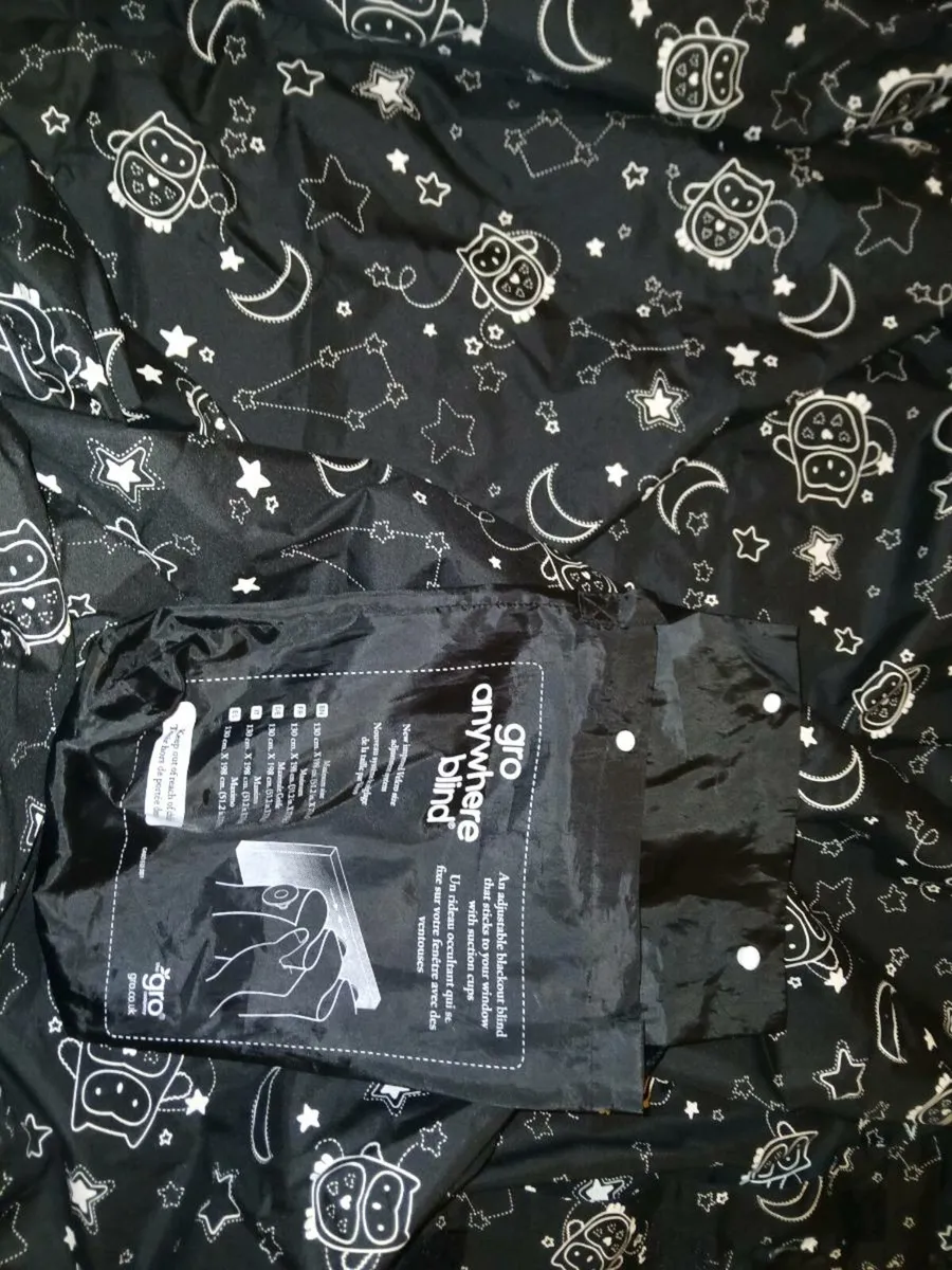 Gro Anywhere Blackout Blind - Image 2