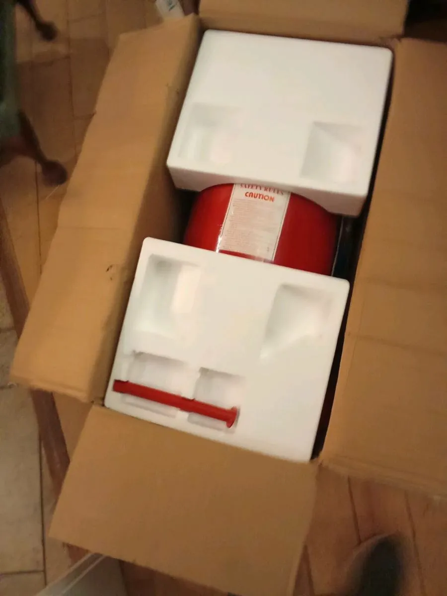 10 Gallon Sandblaster - Image 2