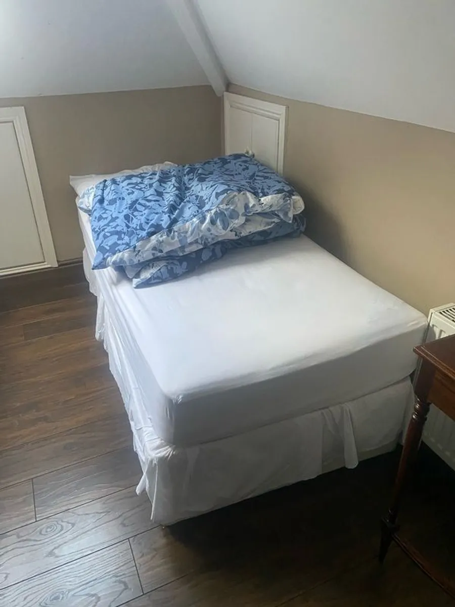 Double and single beds - Image 1