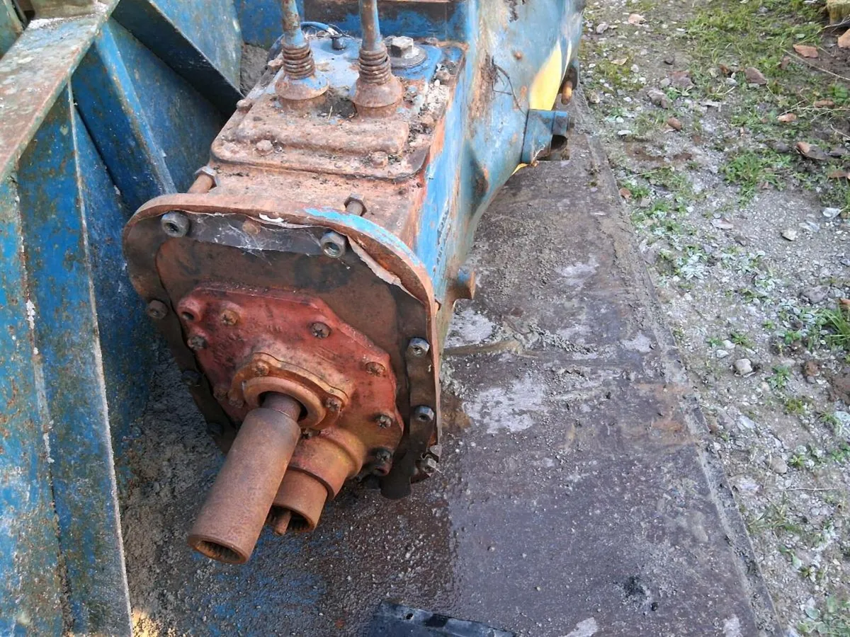 Ford 3000 gearbox - Image 2