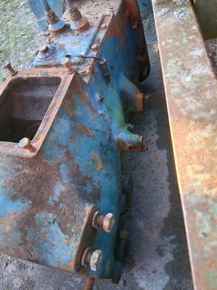 Ford 3000 gearbox - Image 4