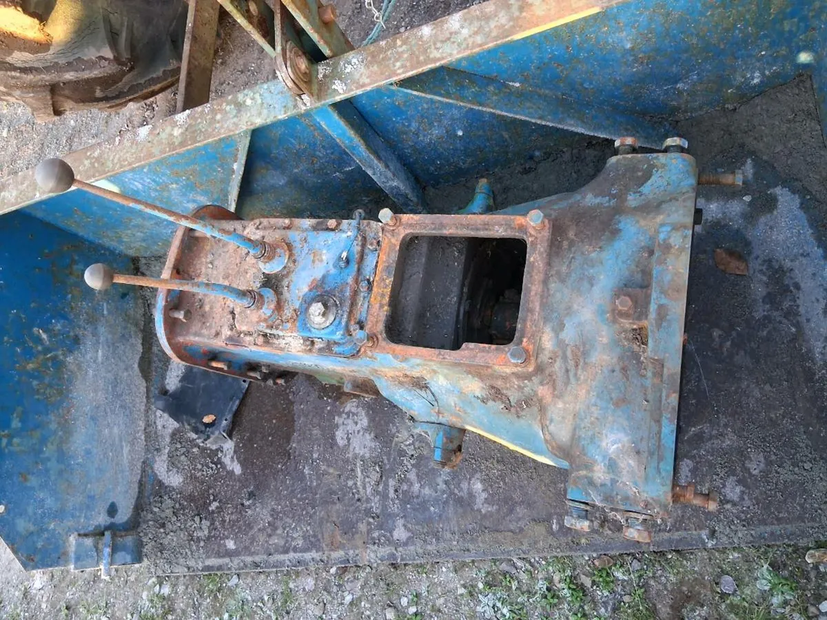 Ford 3000 gearbox - Image 3