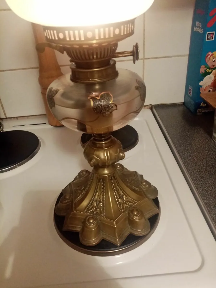 Victorian Oil Lamp - Image 4
