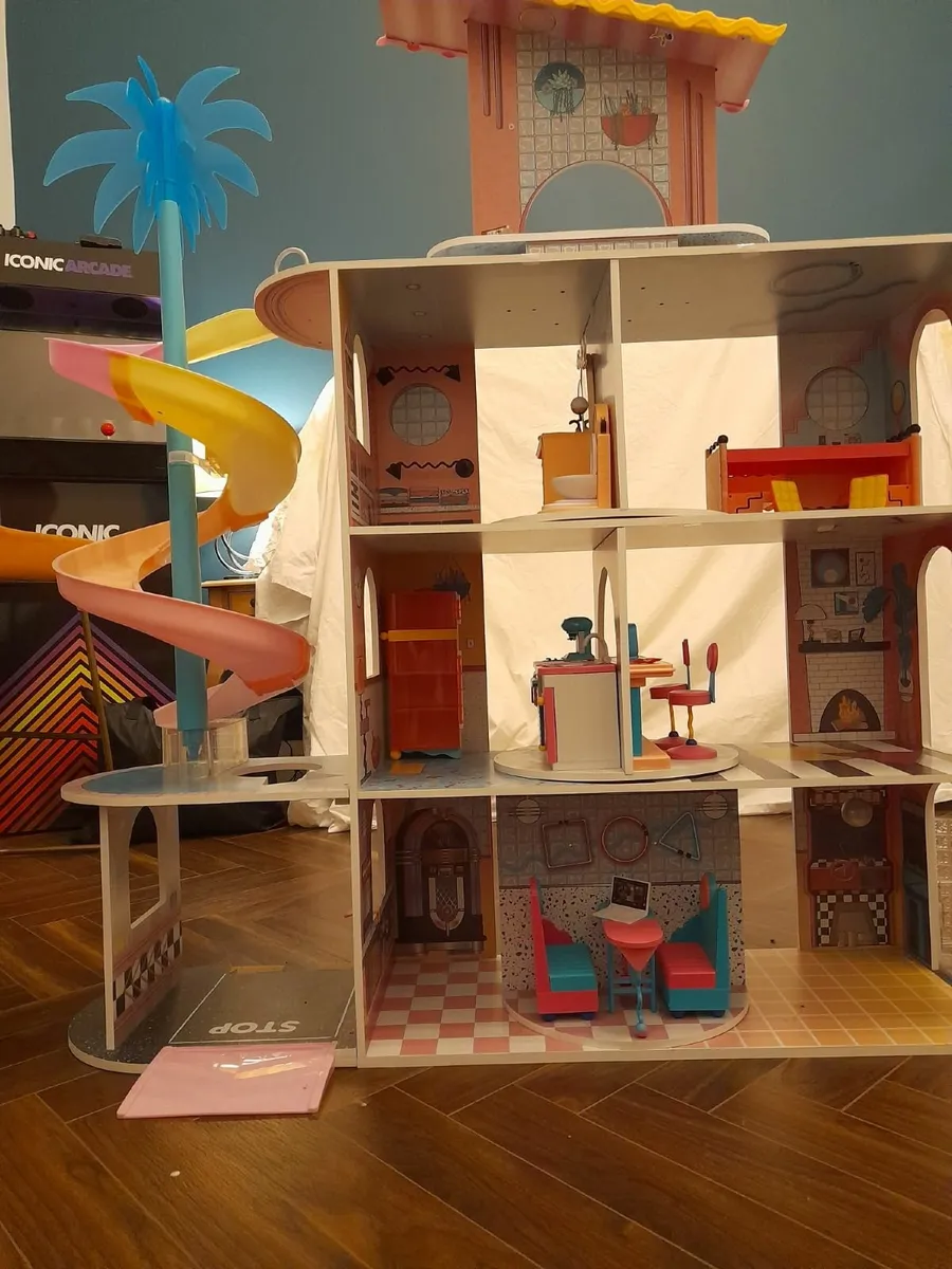 LOL Dollhouse for sale - Image 2