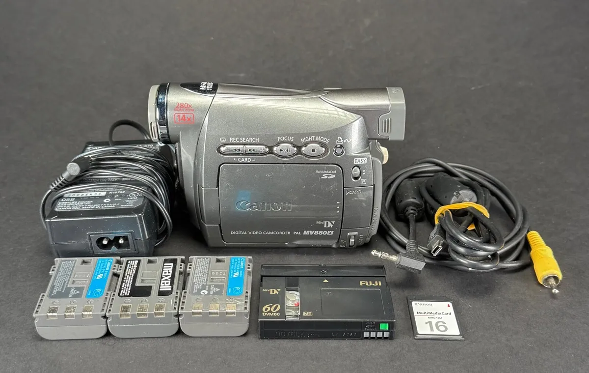 Canon MV880X Mini DV digital video camcorder - Image 1