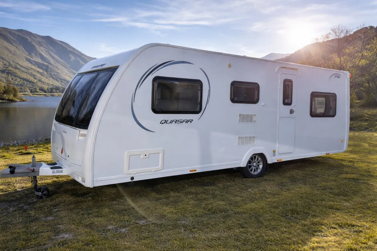 2014 Lunar Quasar 546 – 6 Berth – Bunks - Image 1