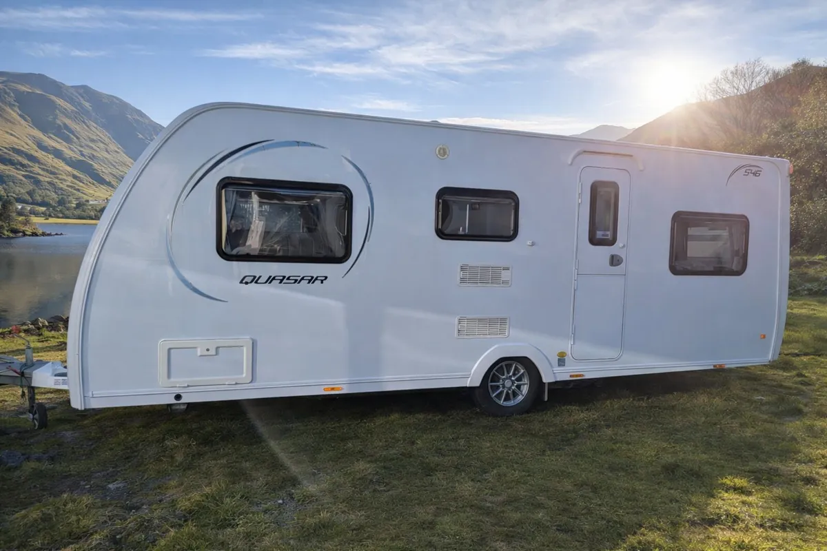 2014 Lunar Quasar 546 – 6 Berth – Bunks - Image 2