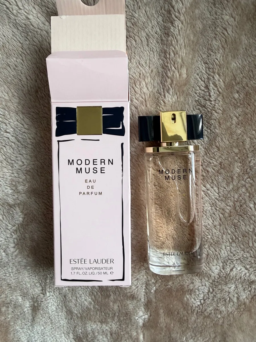 Estée Lauder Eau De Parfum Modern Muse 50ml - Image 1
