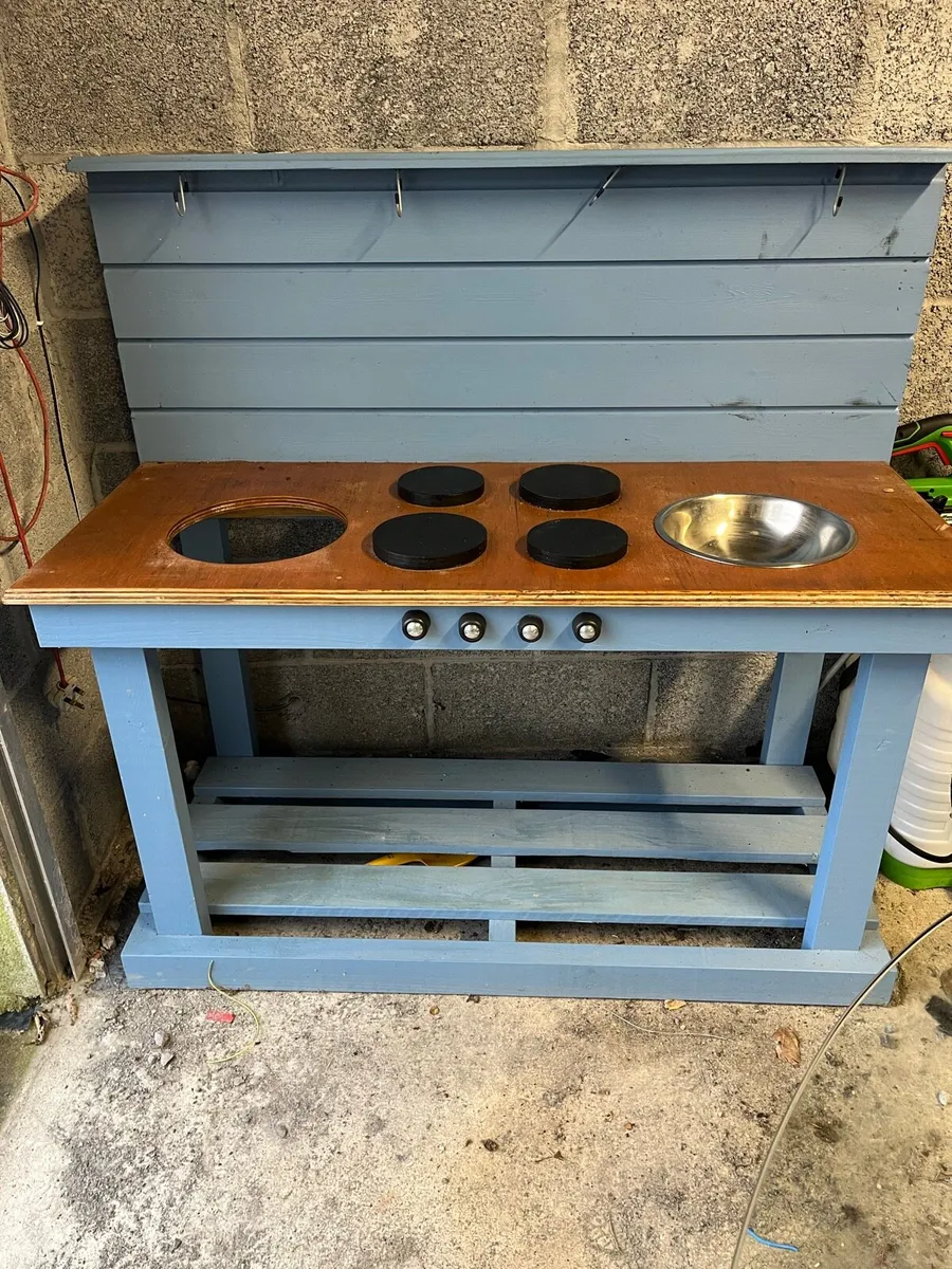 Mud kitchen