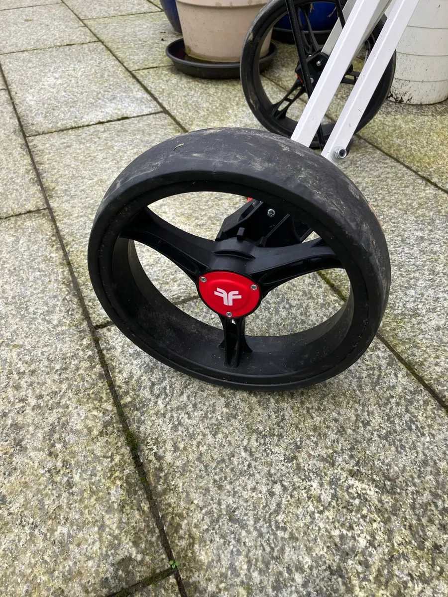 Fastfold push golf trolley bought in May - Image 4