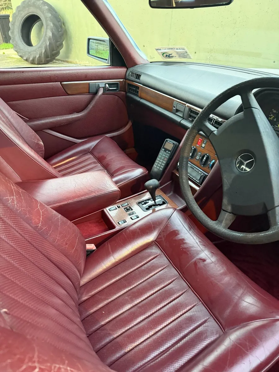 Vintage Mercedes 420 SEL - Image 3