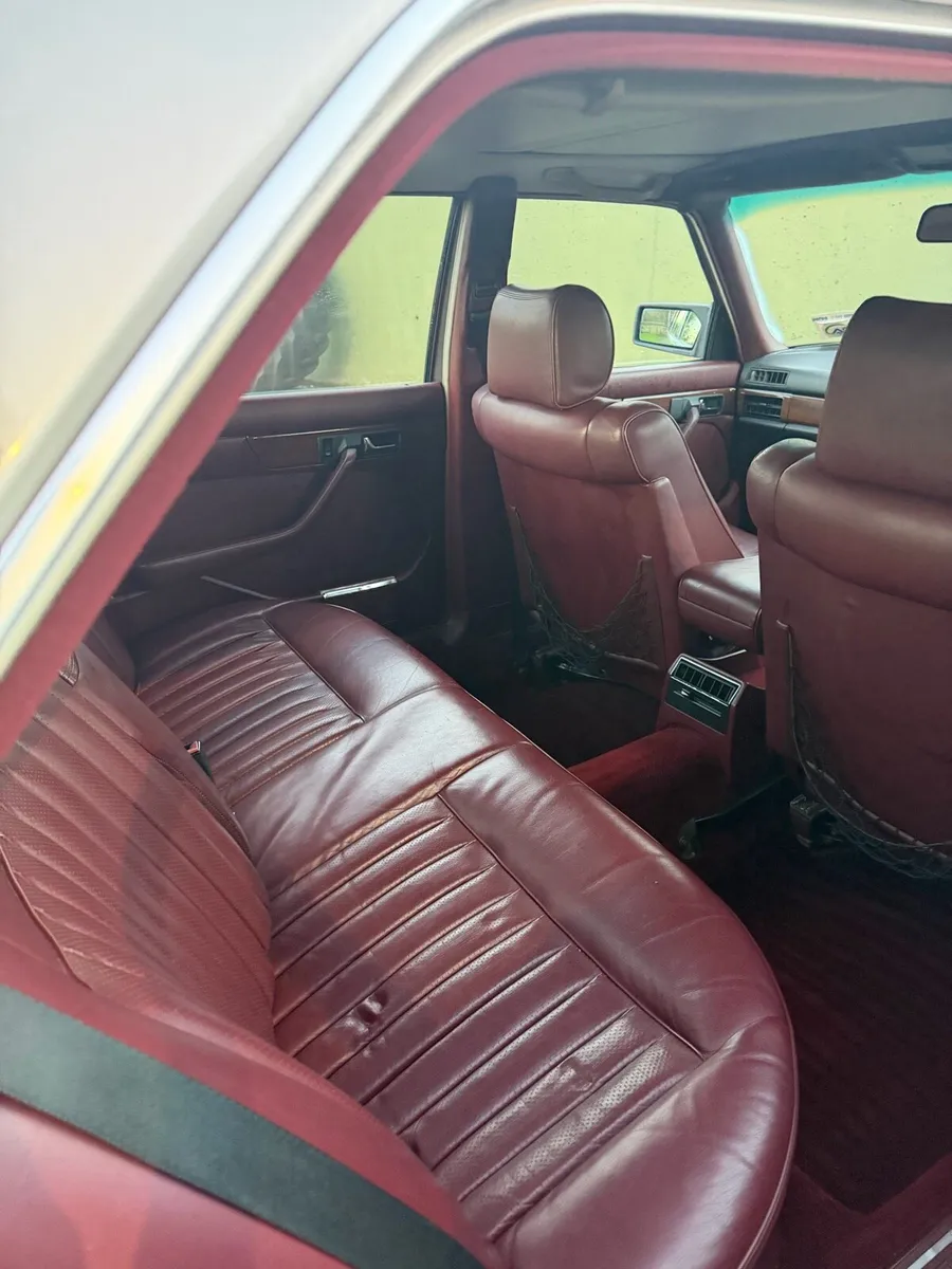 Vintage Mercedes 420 SEL - Image 4