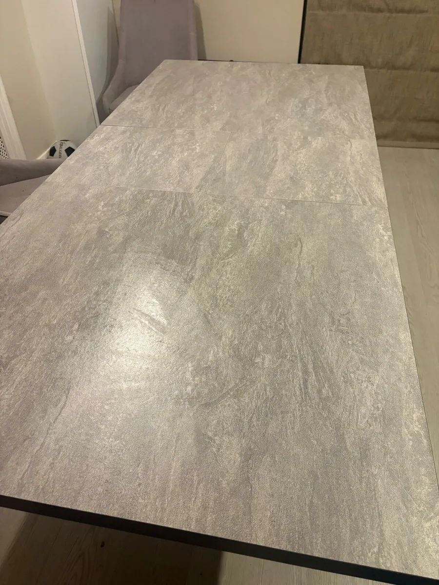 Extending dining table - Image 4