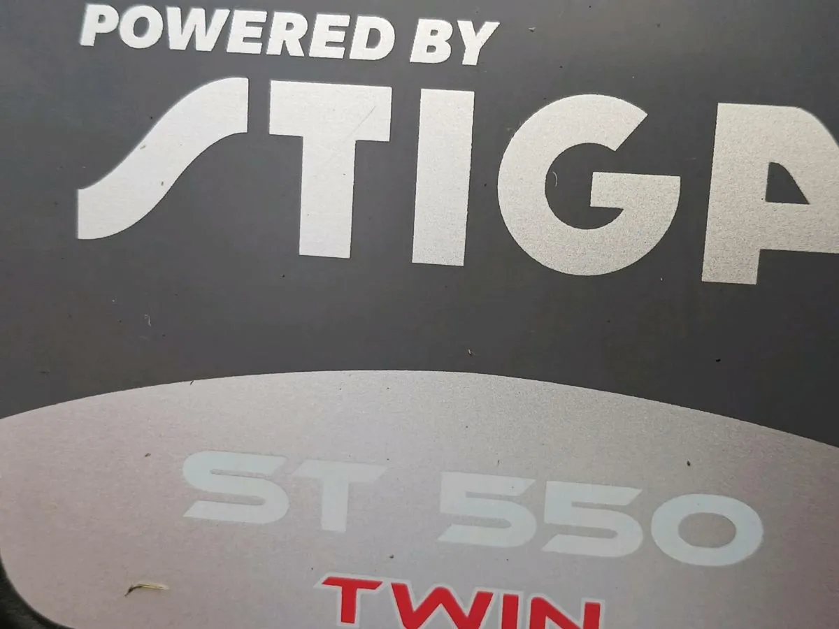 Ride on lawnmower - Image 3