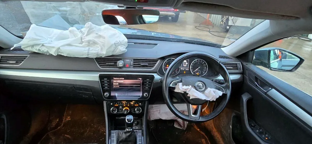 191 SKODA SUPERB 2.0 DIESEL - Image 2