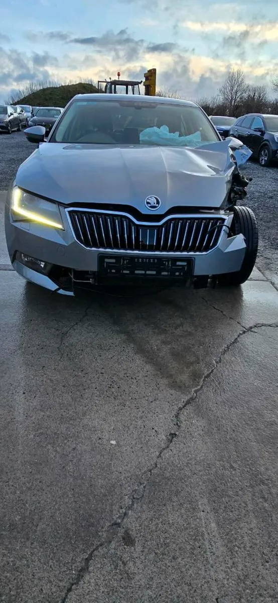 191 SKODA SUPERB 2.0 DIESEL - Image 3