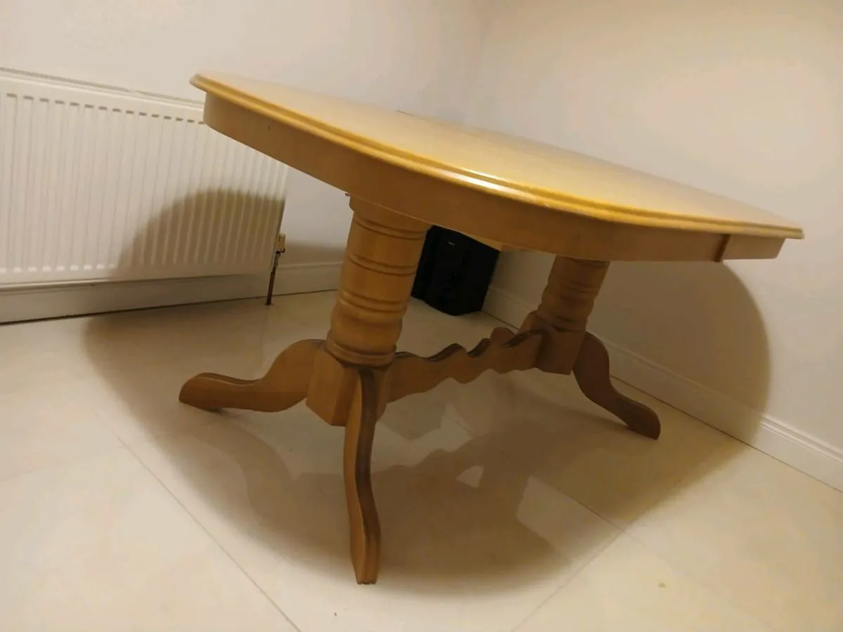 Extendable Table - Image 2