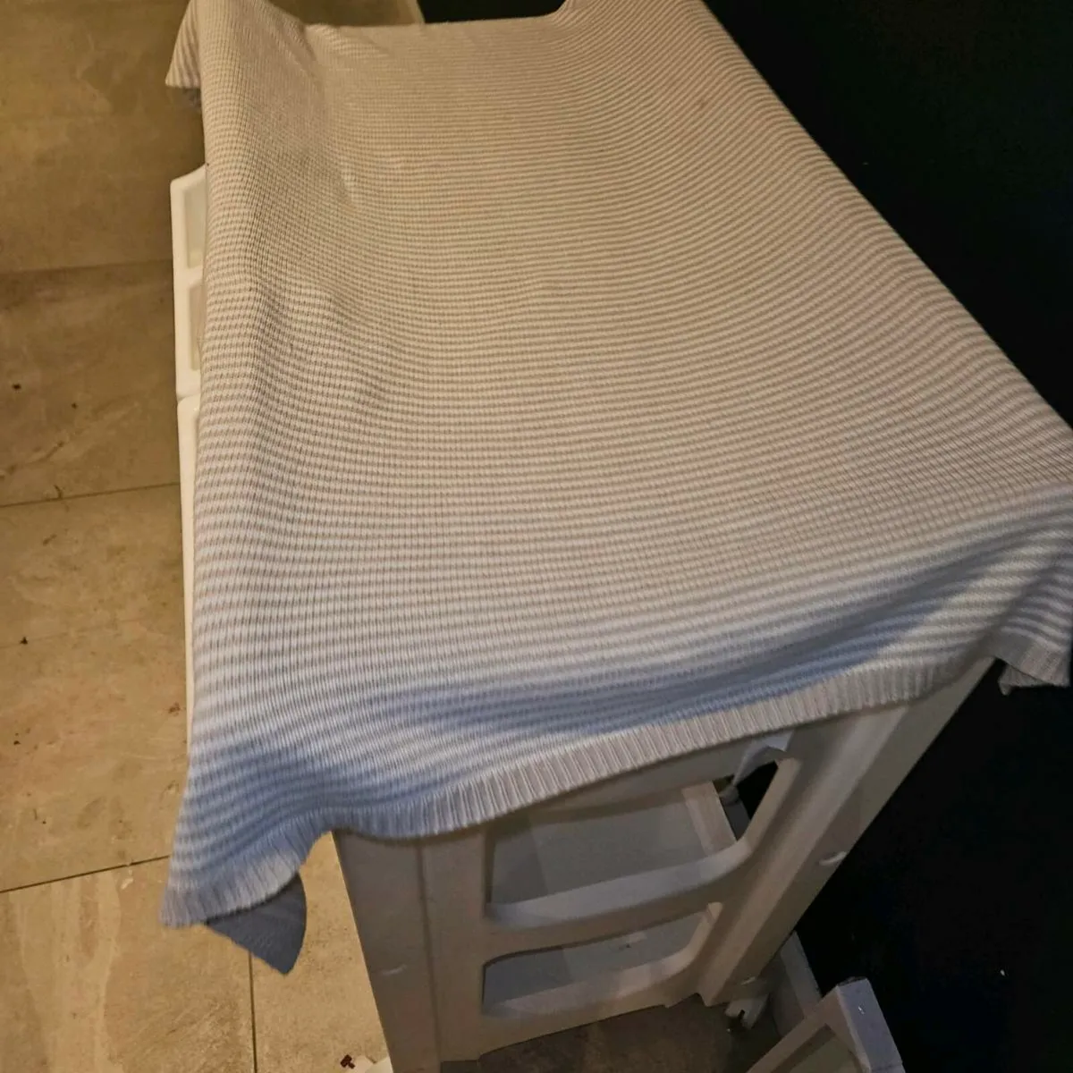 Changing unit and bath - Image 2