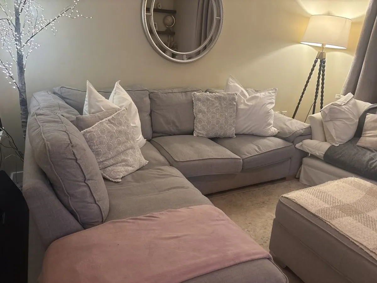 L-shaped grey couch - Image 4