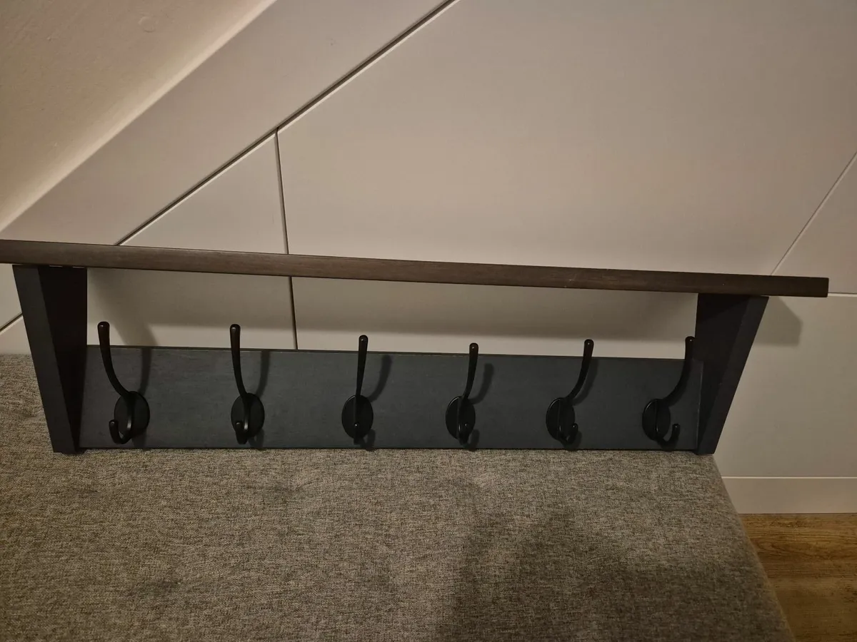 Wooden coat hanger - Image 1