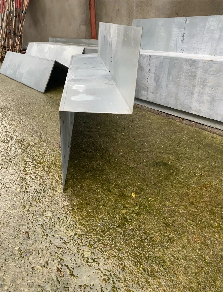 Heavy gauge galvanised door flashing - Image 3