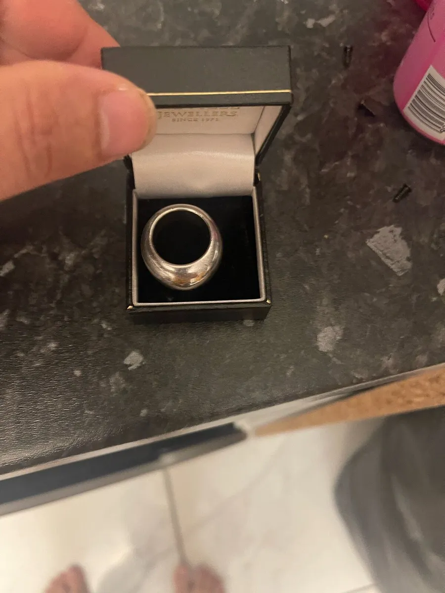 Silver ring - Image 1