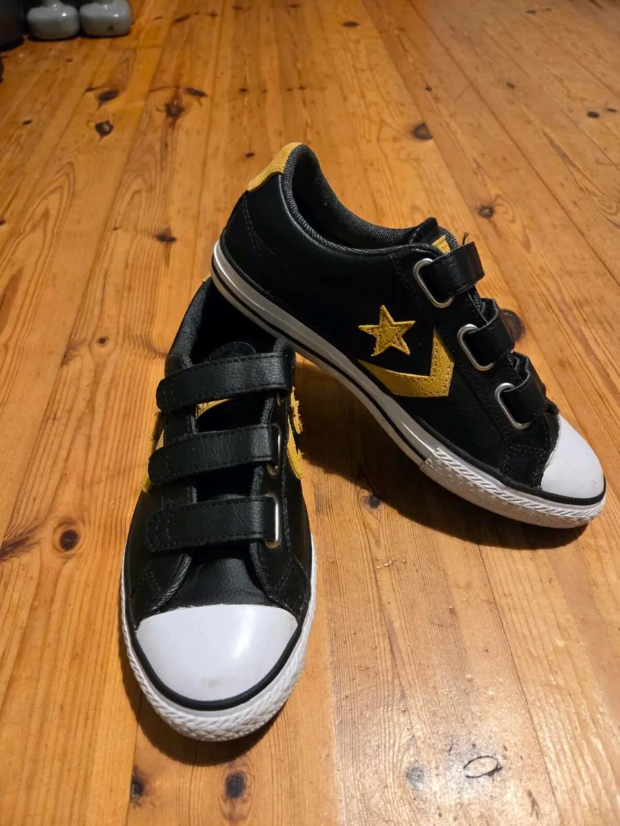 Converse kids UK size 3 - Image 1