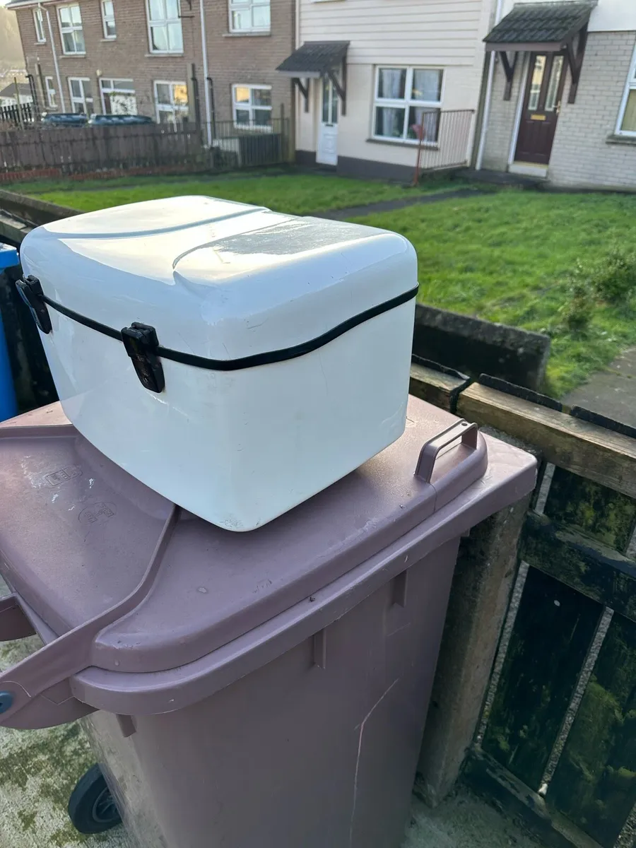 Honda C90 Cub genuine period Box - Image 3