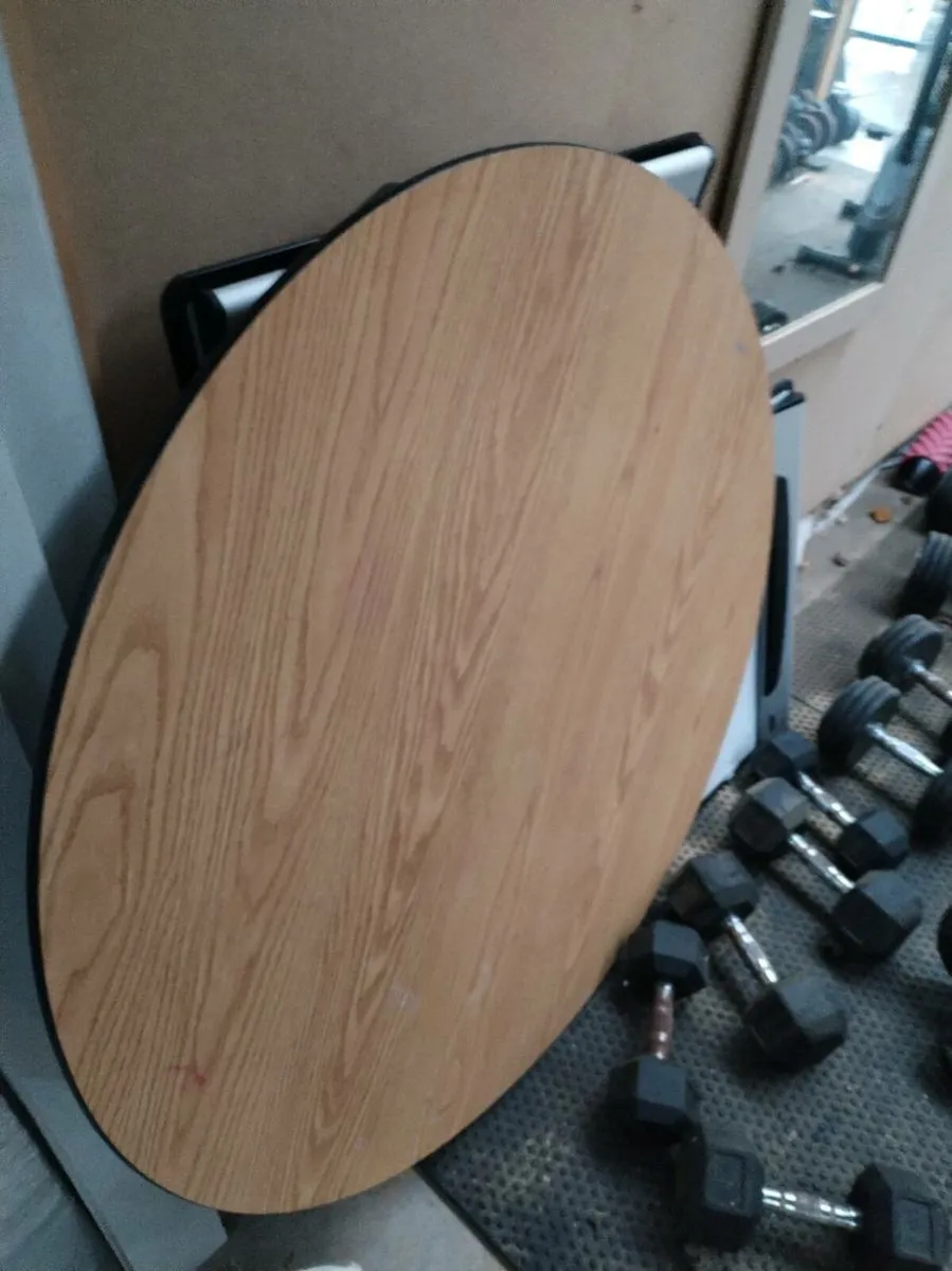 Folding table - Image 1