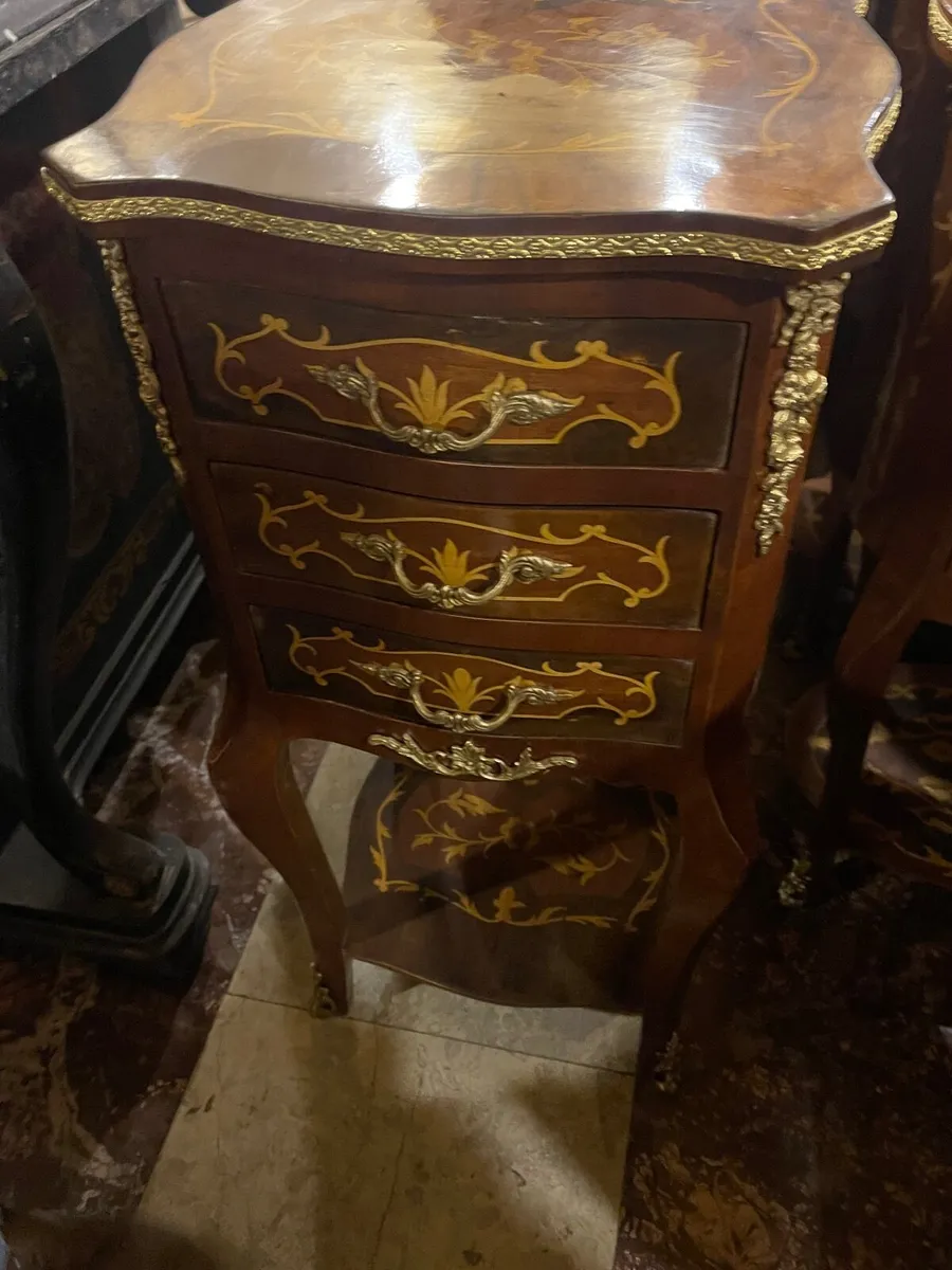 Stock just arrived to renaissance - Image 1