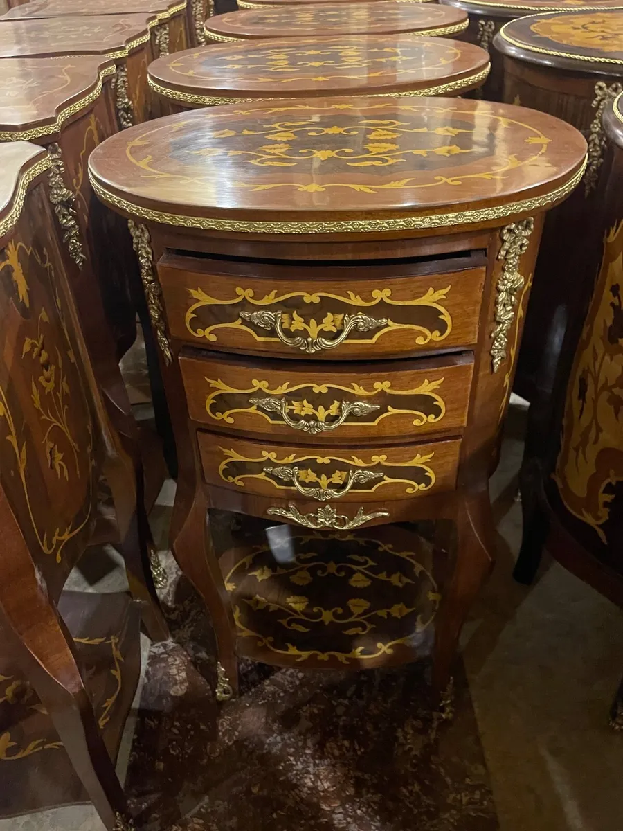 Stock just arrived to renaissance - Image 4