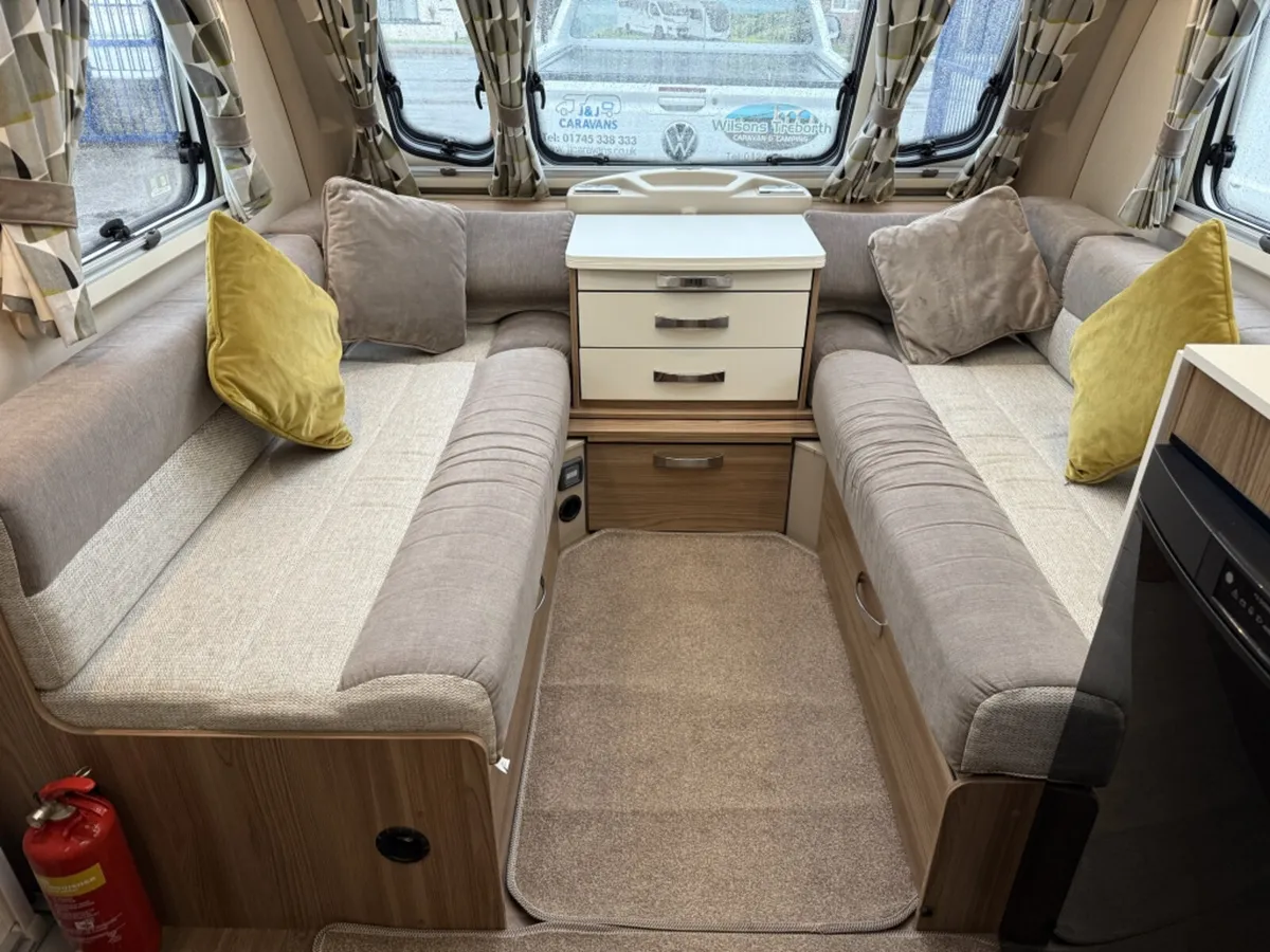 2019 SWIFT QUATTRO EB D/SPECIAL ISLAND BED 4/5 BER - Image 4