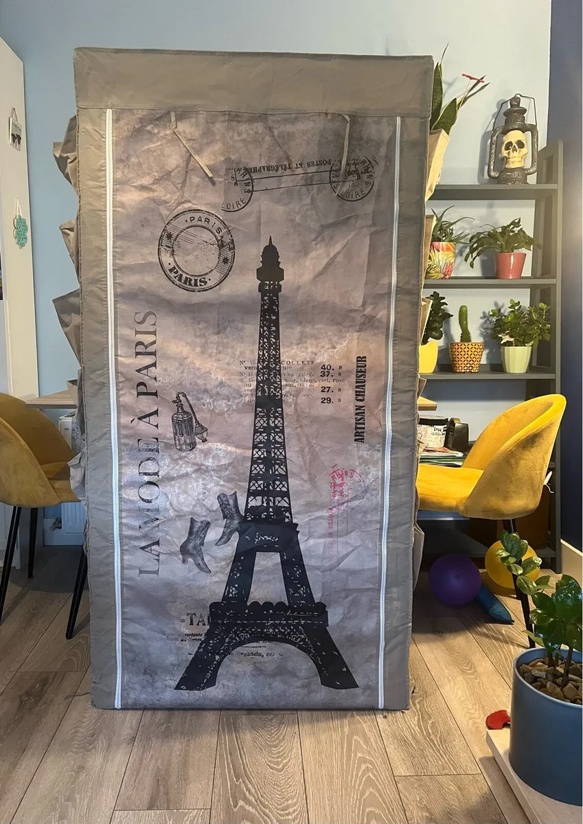 Soft wardrobe - Image 1