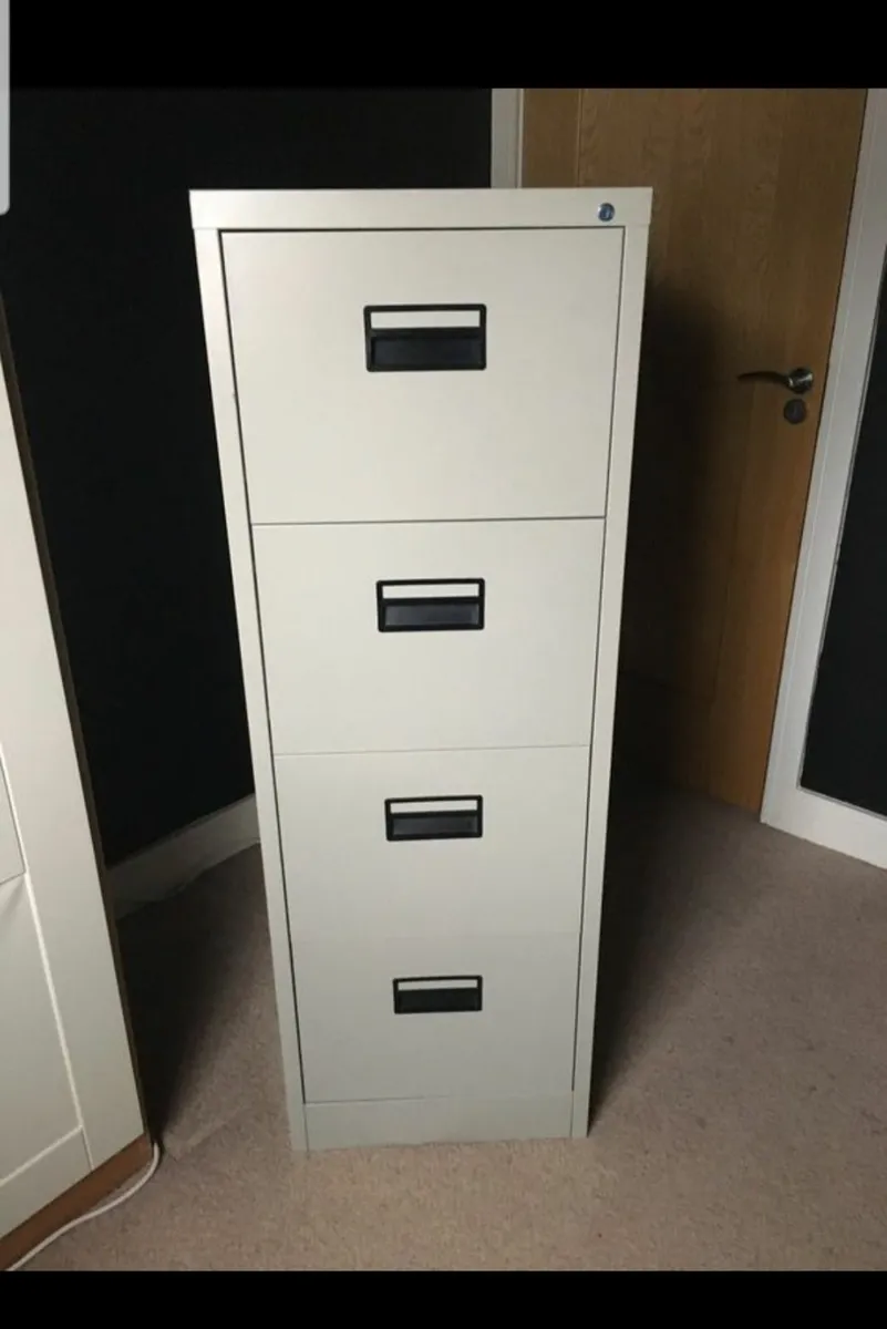 4-drawer filing cabinet - Image 1