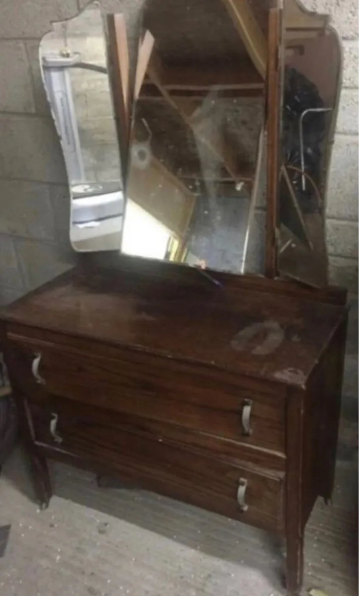 🛑FREE🛑ANTIQUE  DRESSING TABLE