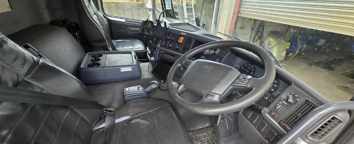 Volvo Other 2012 - Image 3